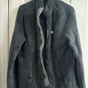 Knockoff north face size medium.